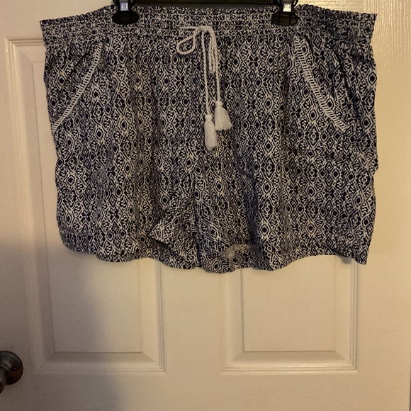 Briggs New York Pants - Linen Blend Shorts